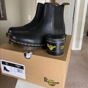 Doc Marten Chelsea Boot sz 8 + balm!
